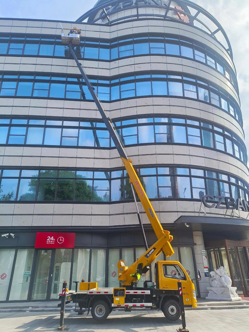 天津車載式高空作業(yè)車租賃 無需押金運費，靈活應對10-50米高空作業(yè)