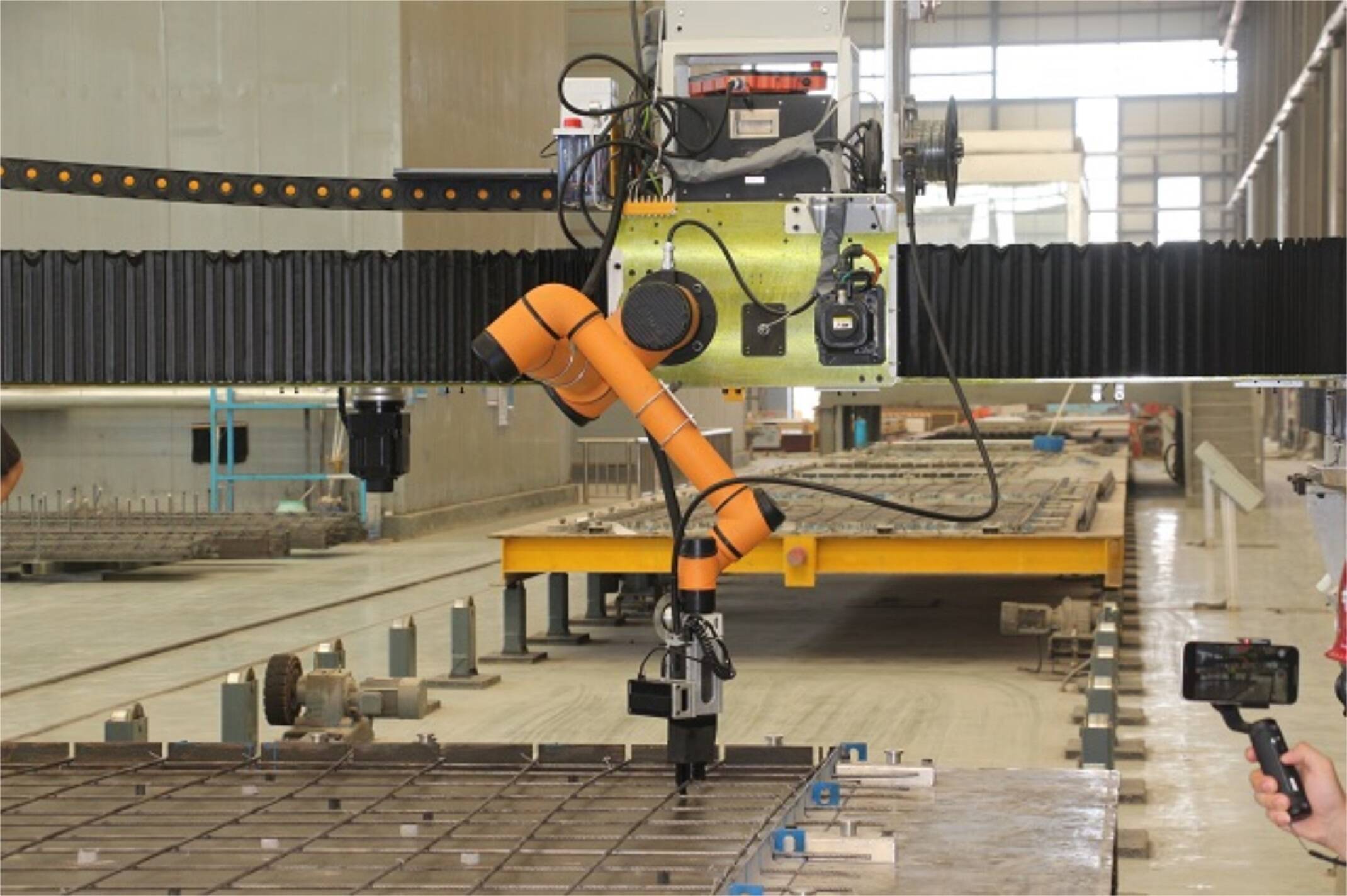 科技賦能，智造未來 中建八局自行式智能鋼筋綁扎機(jī)器人（RBBD-BOT2）與園林景觀工程設(shè)計(jì)的創(chuàng)新融合